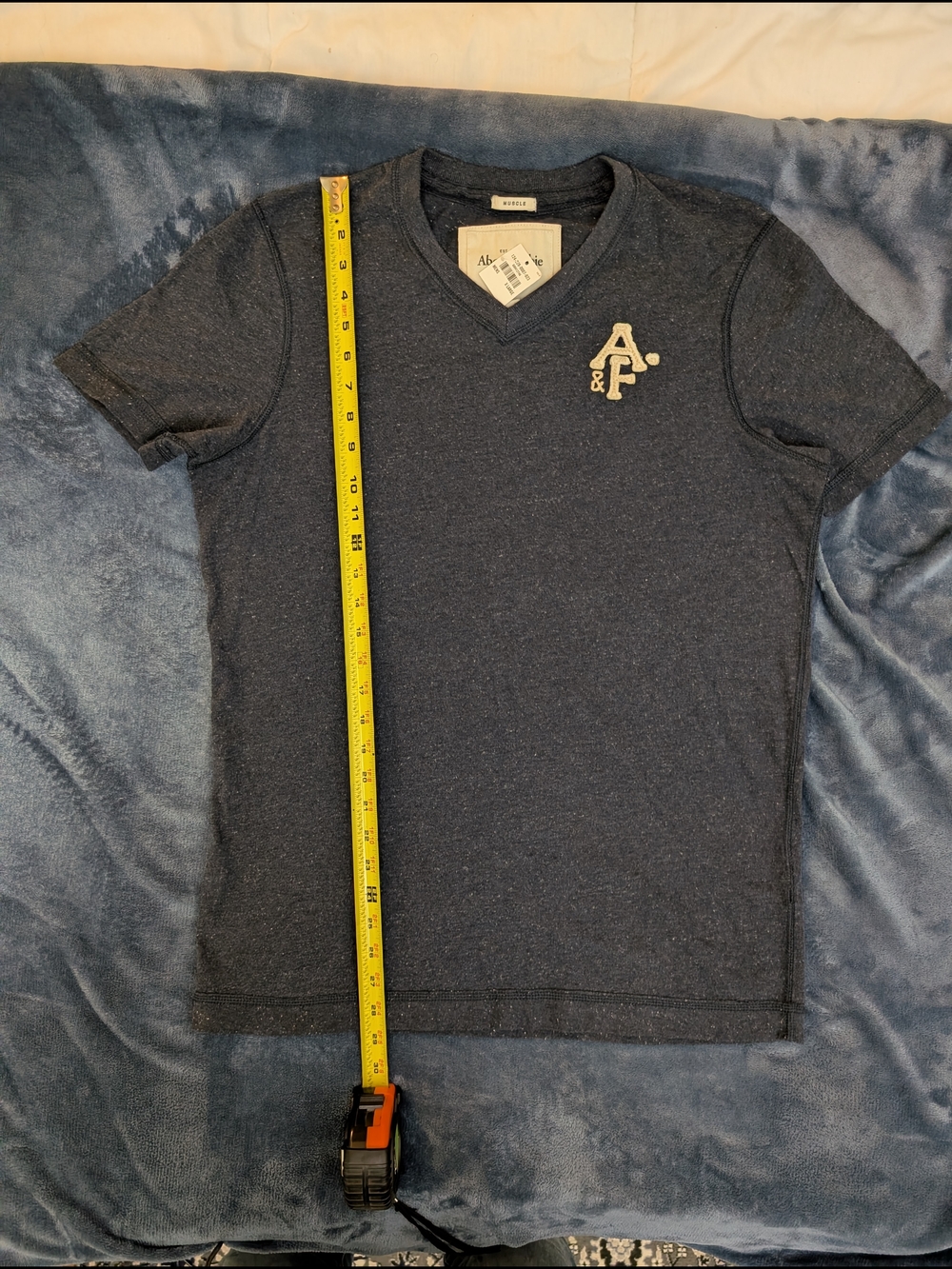 Vintage Abercrombie & Fitch Men's Navy Heather Logo V Neck T-Shirt Muscle Fit - Picture 3 of 9